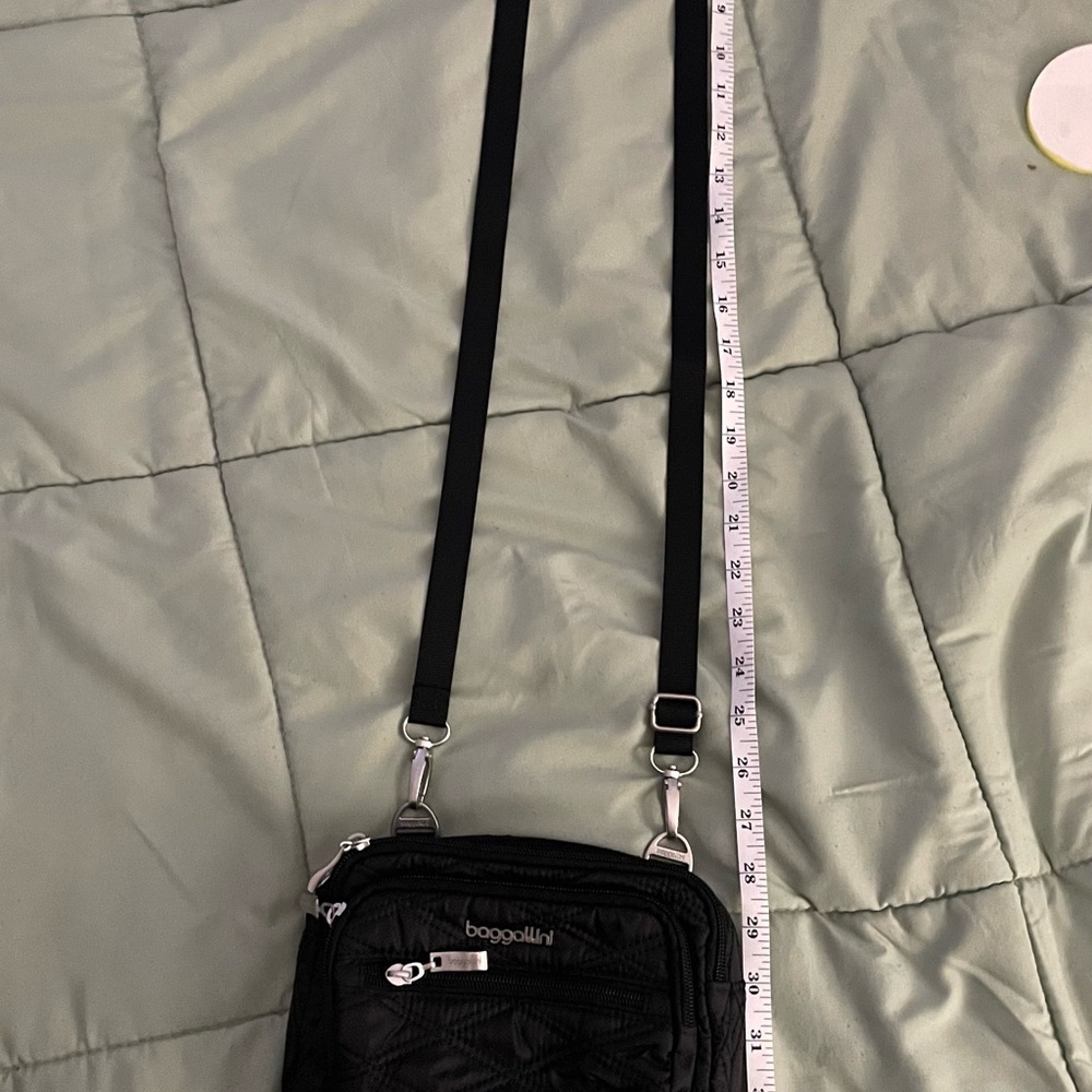 Baggallini Black Crossbody Bag with Sleek Design
